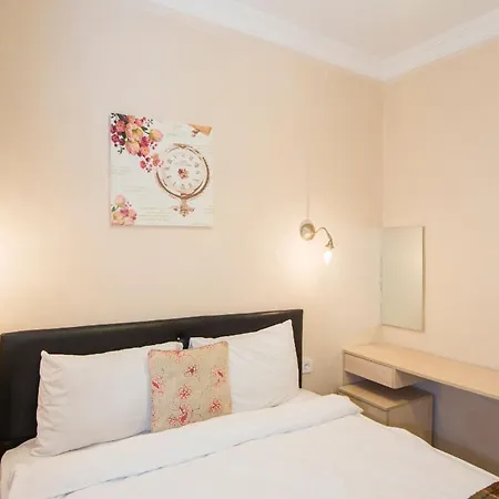 Bed & Breakfast Divan Wooden 2*