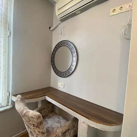 Bed & Breakfast Divan Wooden