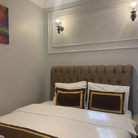 Bed & Breakfast Divan Wooden 2*