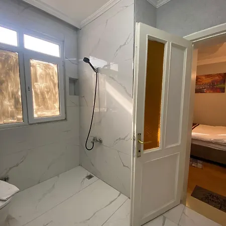 Divan Wooden Bed & Breakfast