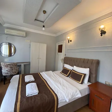 Bed & Breakfast Divan Wooden