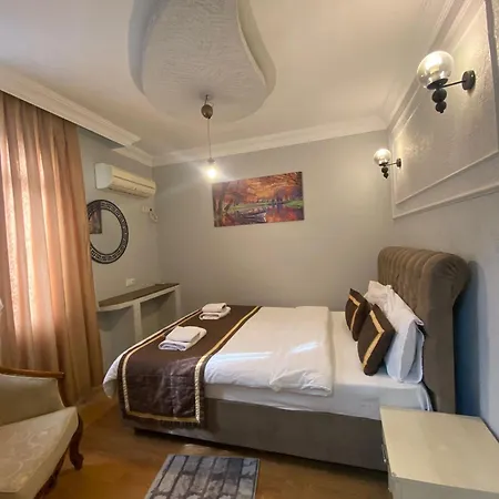 Divan Wooden Bed & Breakfast 2*