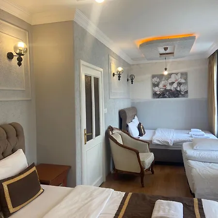 Divan Wooden Bed & Breakfast 2*