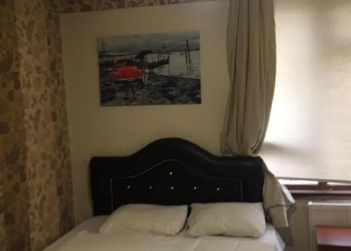 Divan Wooden לינה וארוחת בוקר איסטמבול