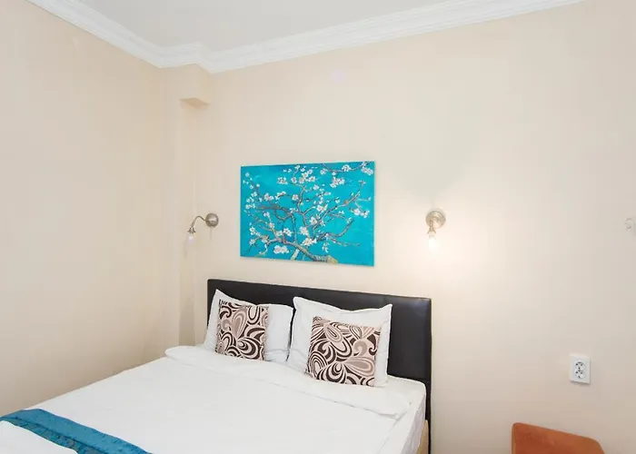 לינה וארוחת בוקר Divan Wooden