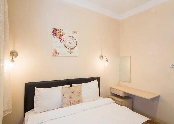 לינה וארוחת בוקר Divan Wooden 2*