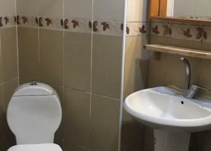 לינה וארוחת בוקר Divan Wooden